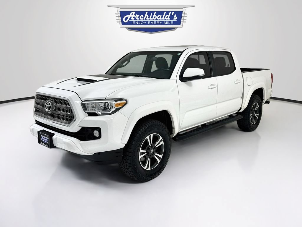 Used 2017 Toyota Tacoma TRD Sport AWD/4WD image 3