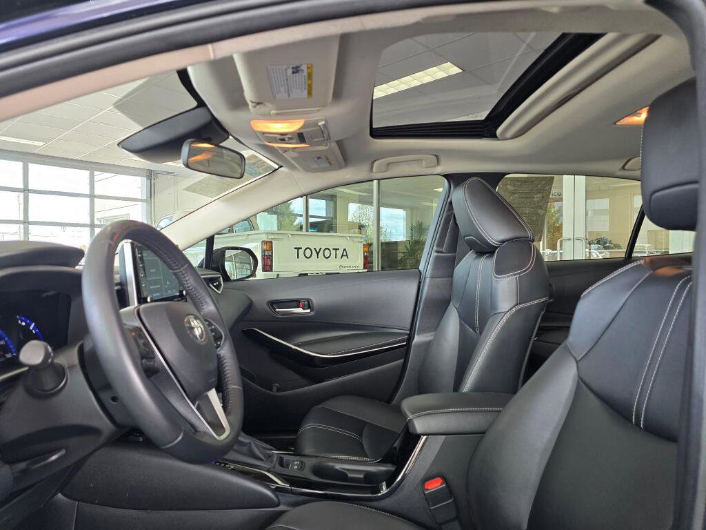 Used 2020 Toyota Corolla XLE w/ Carpet Mat Package (TMS) image 22