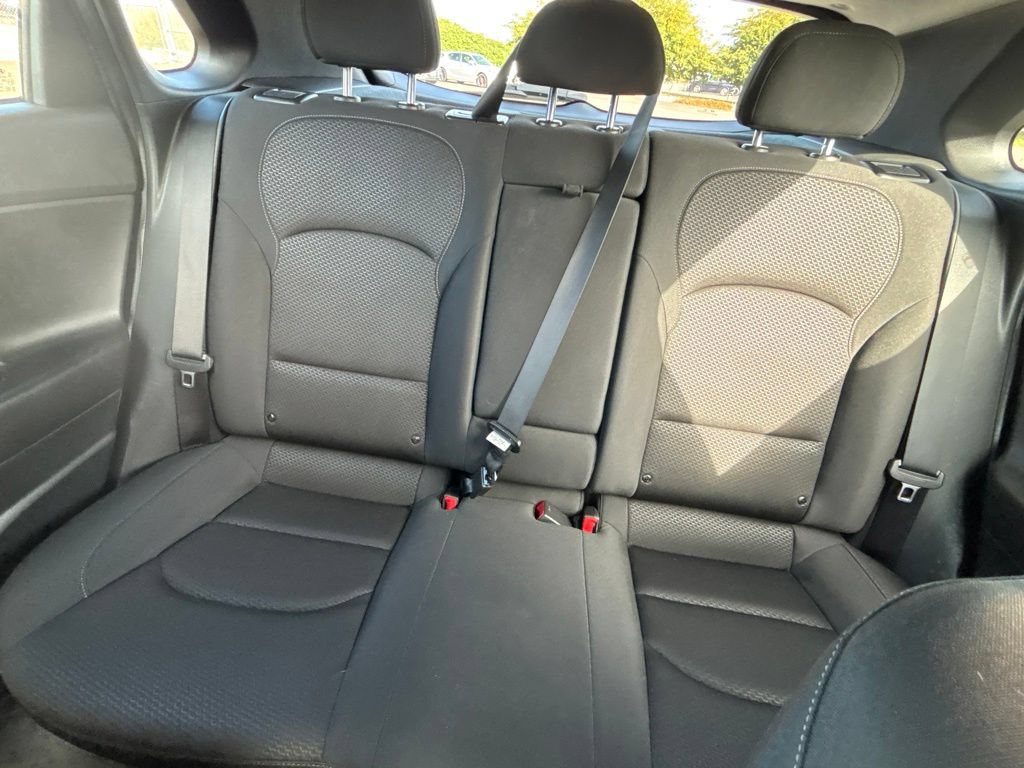 Used 2019 Hyundai Elantra GT FWD image 32