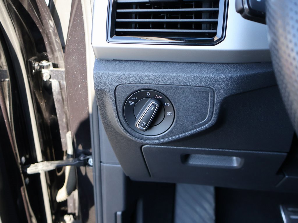 Used 2022 Volkswagen Atlas Cross Sport SEL Premium R-Line image 29