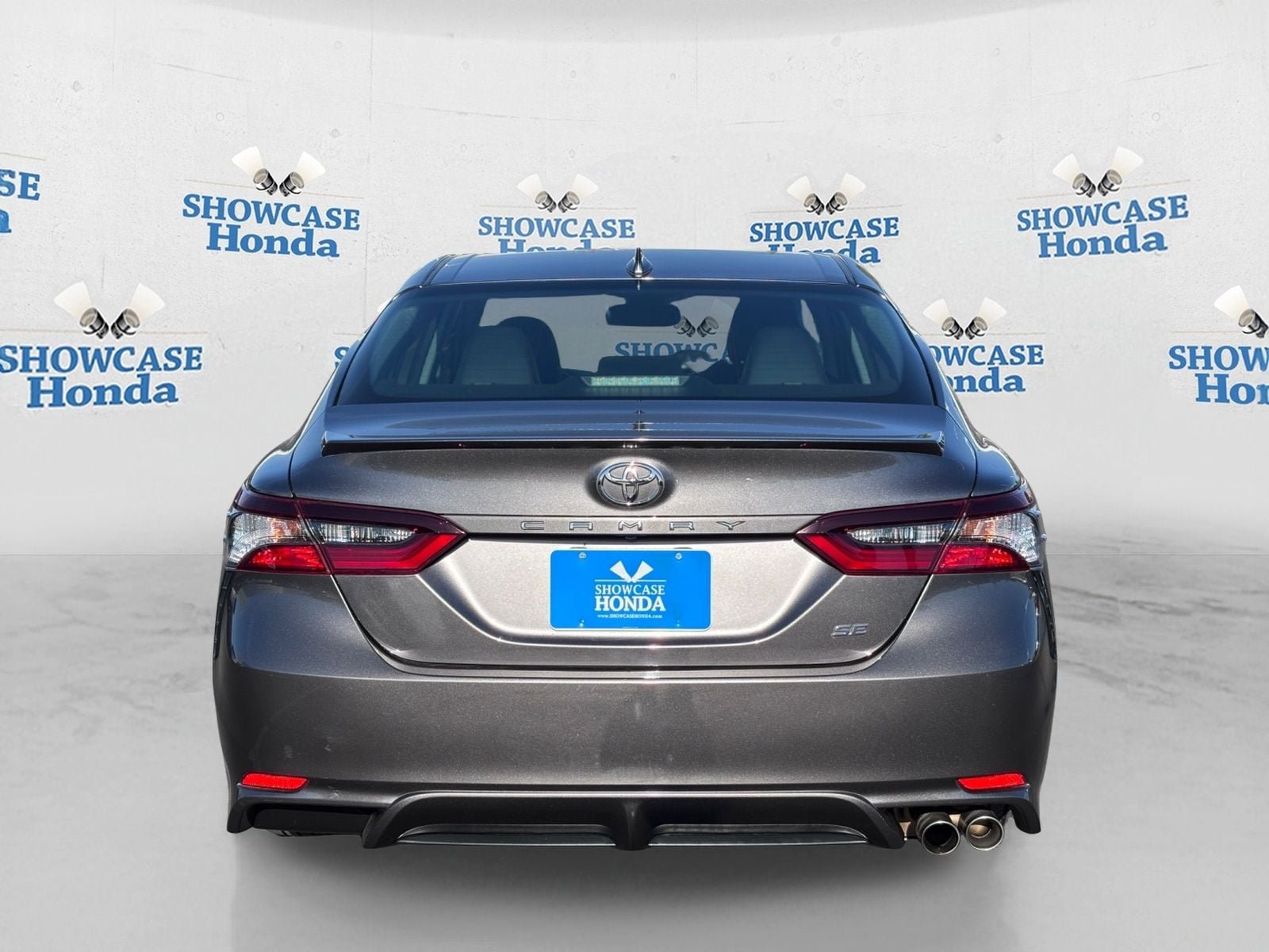 Used 2024 Toyota Camry SE FWD image 7