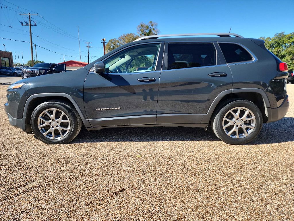 Used 2018 Jeep Cherokee Latitude Plus image 5
