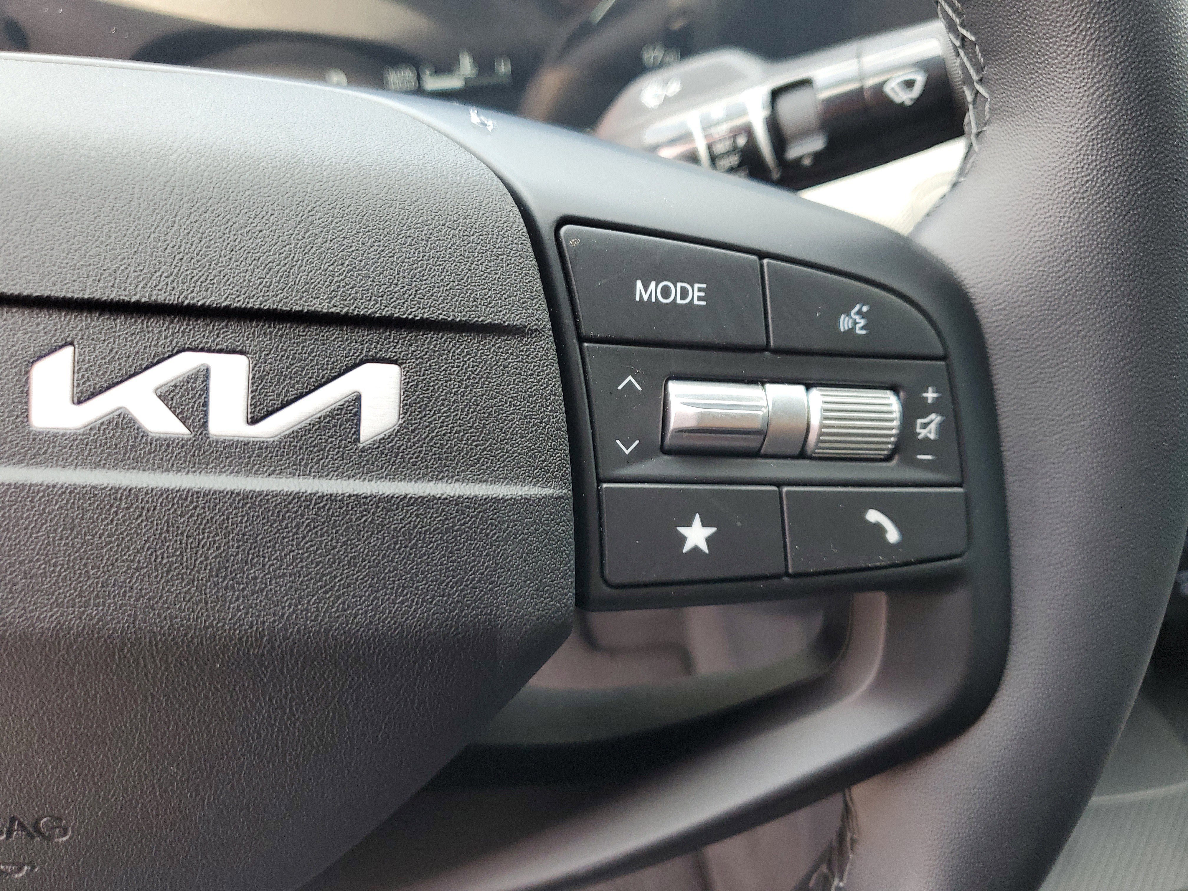 New 2025 Kia K4 EX image 18