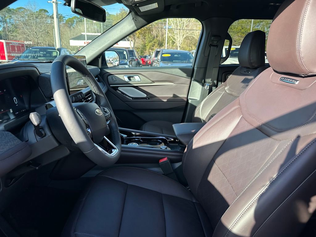 New 2025 Ford Explorer Platinum image 25