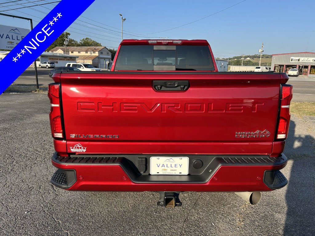 Used 2025 Chevrolet Silverado 2500 High Country w/ High Country Premium Package AWD/4WD image 5