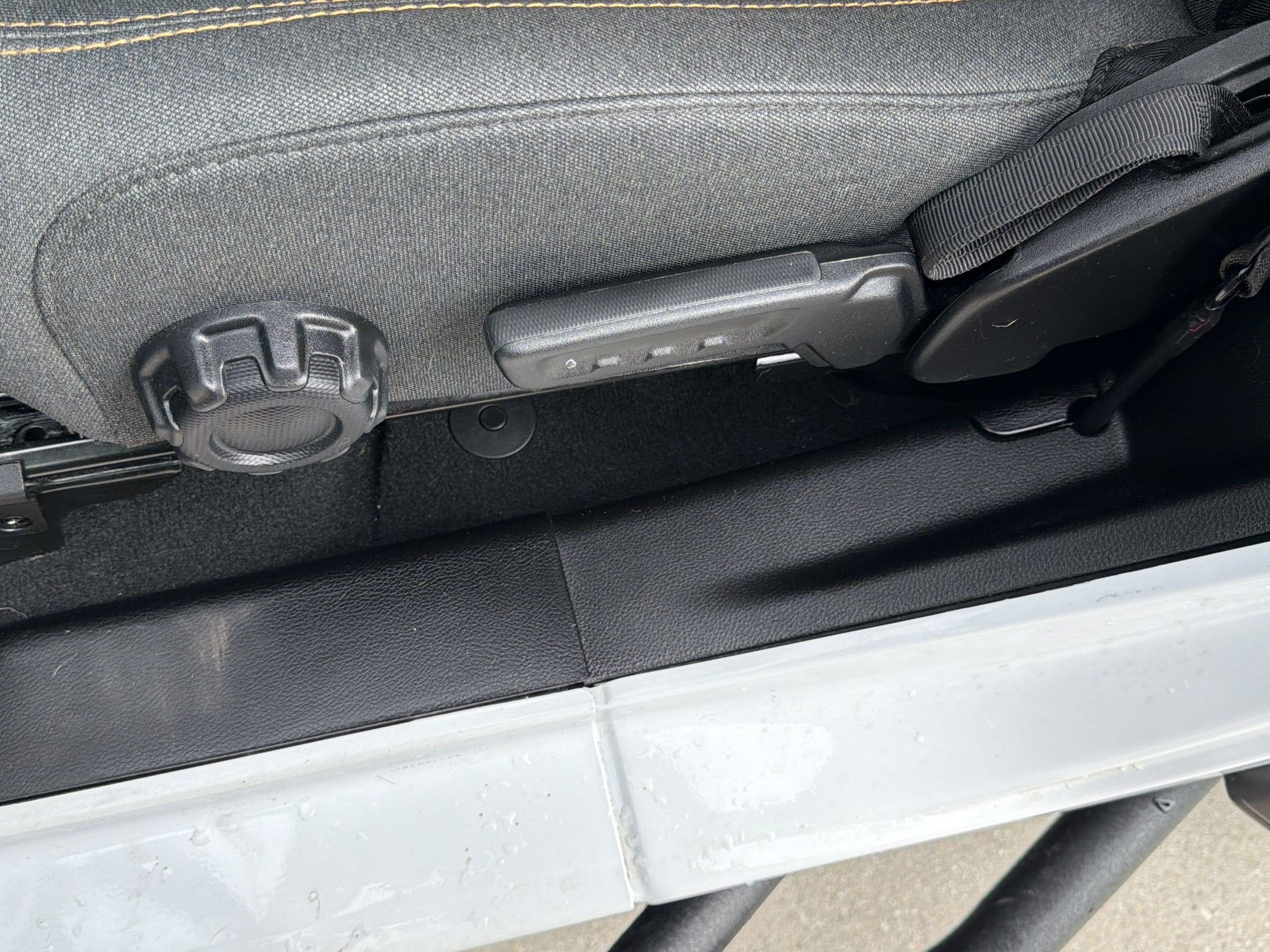 Used 2024 Jeep Wrangler Sport AWD/4WD image 15