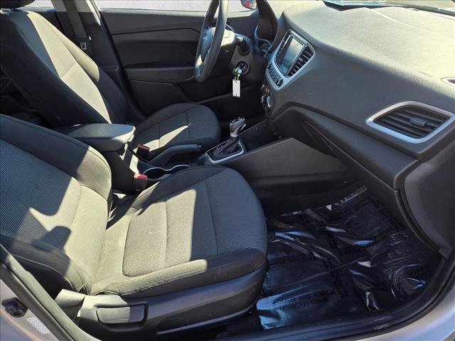 Used 2022 Hyundai Accent SEL image 18