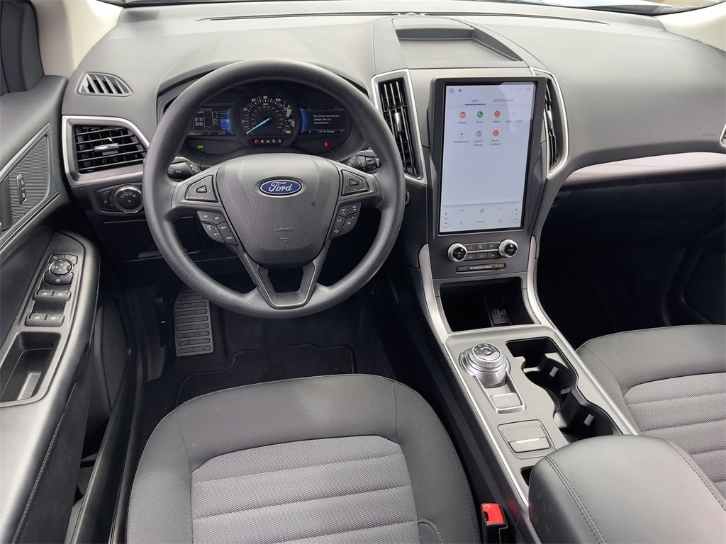 Used 2024 Ford Edge SE w/ Black Appearance Package image 13