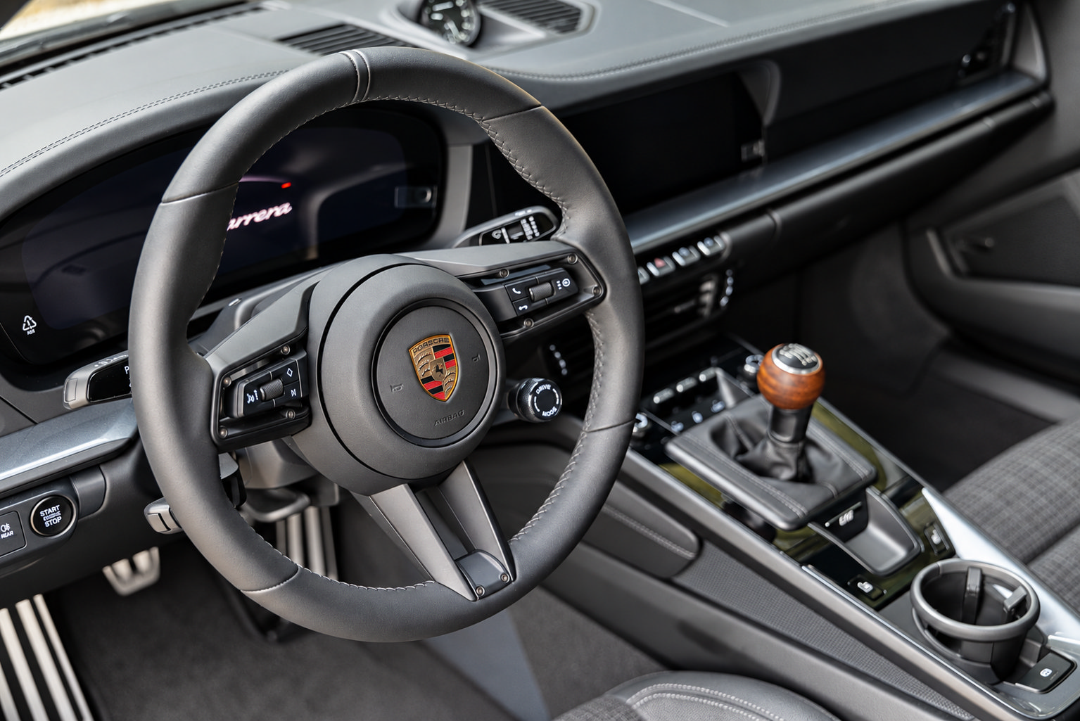 Used 2025 Porsche 911 Carrera RWD image 11