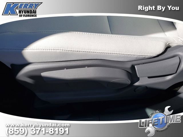 New 2026 Hyundai Santa Fe SE image 17