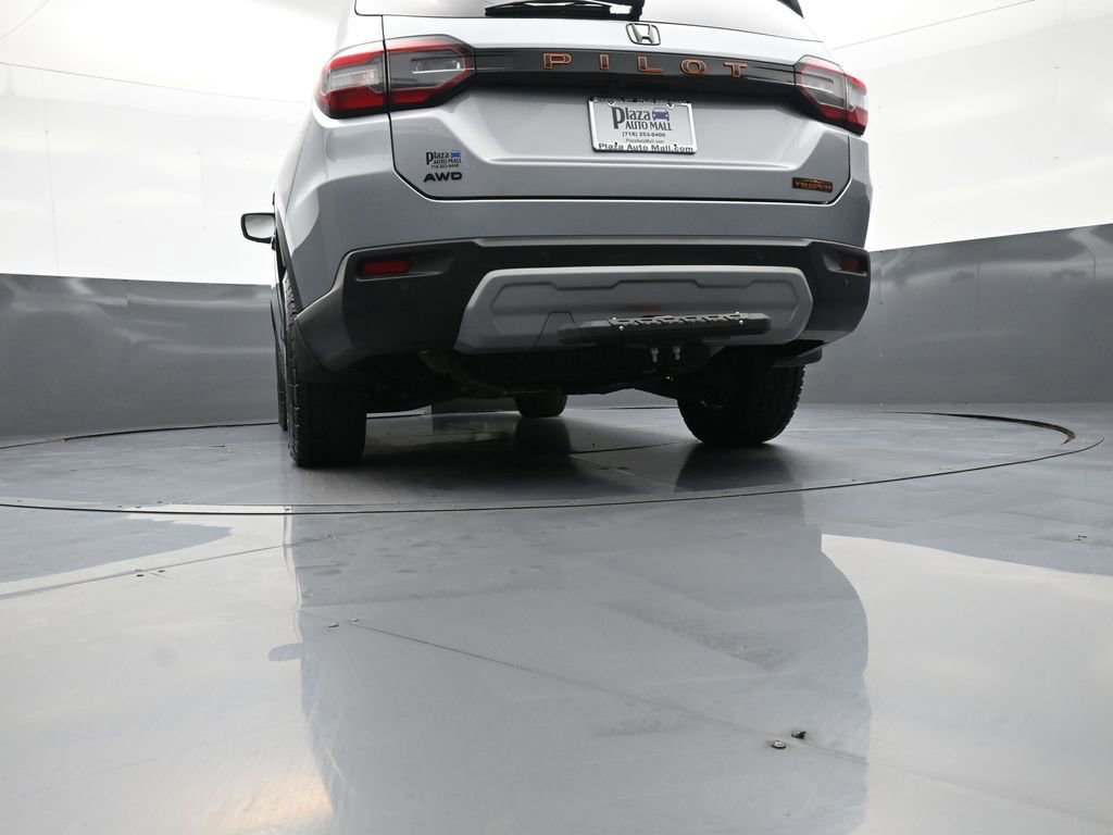 Used 2025 Honda Pilot TrailSport image 33