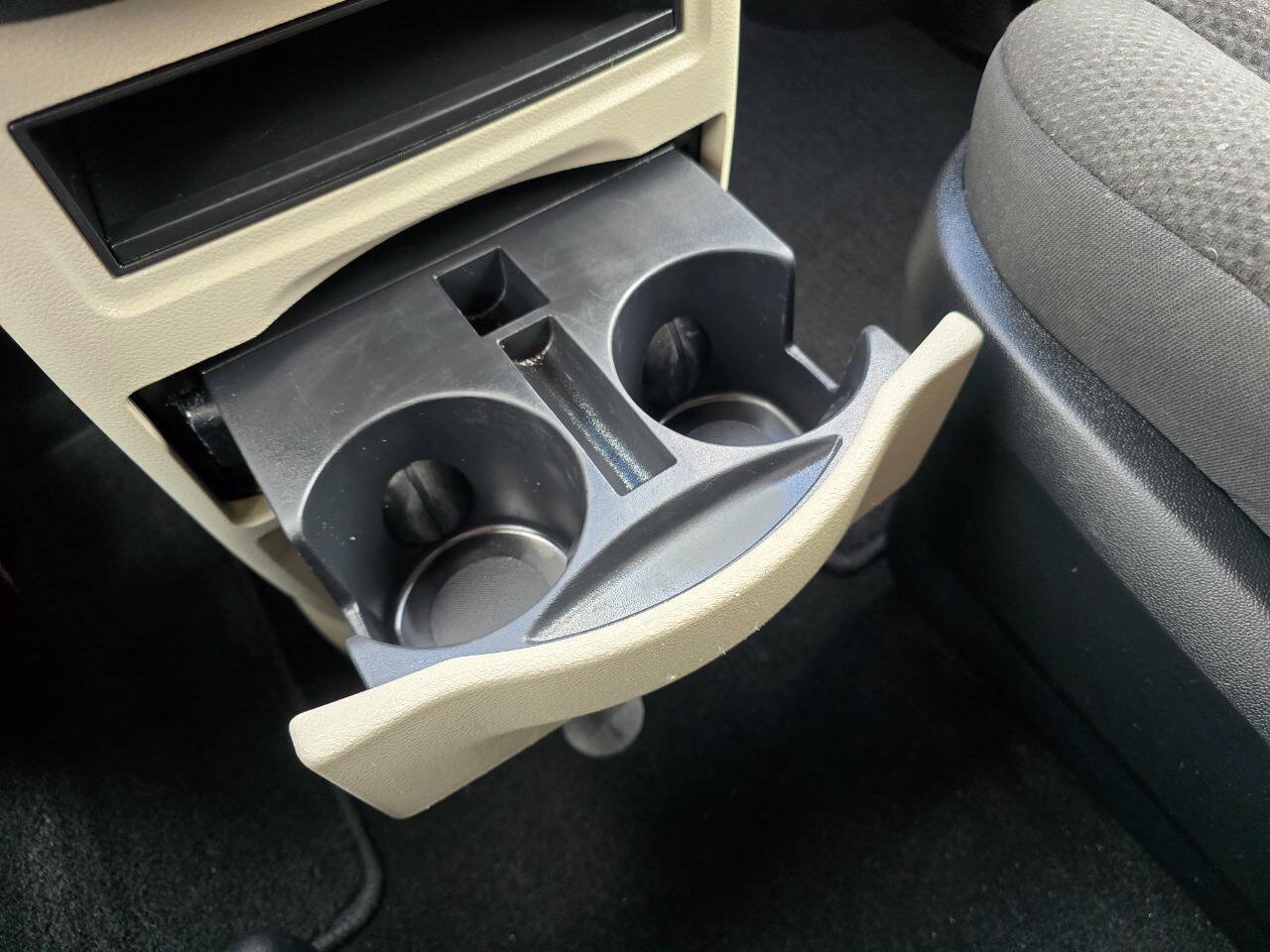 Used 2018 Dodge Grand Caravan SE w/ UConnect Hands-Free Group FWD image 16