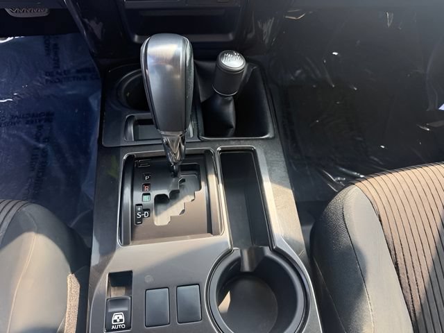 Used 2015 Toyota 4Runner Trail AWD/4WD image 17