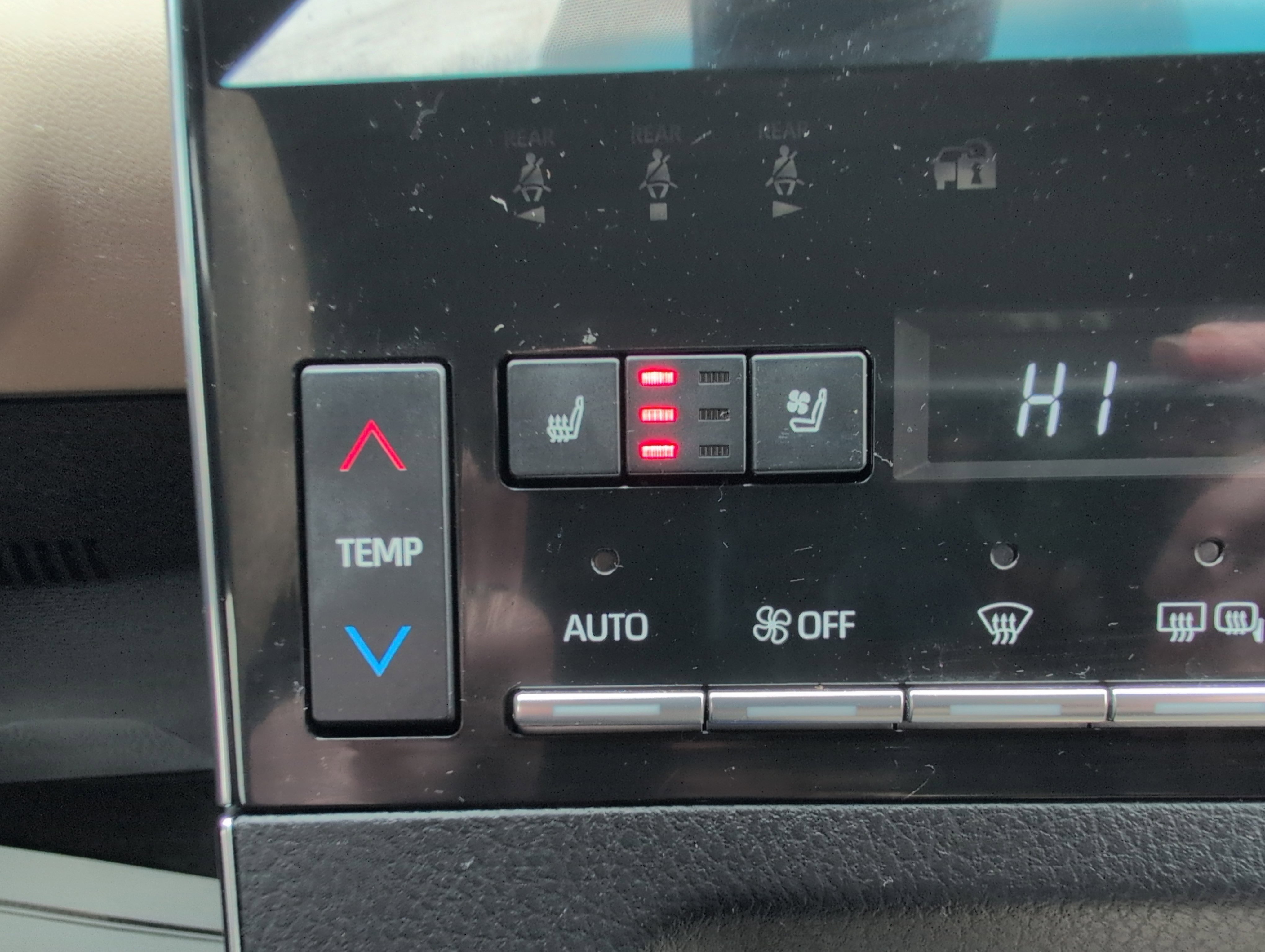 Used 2019 Toyota Avalon Limited image 31