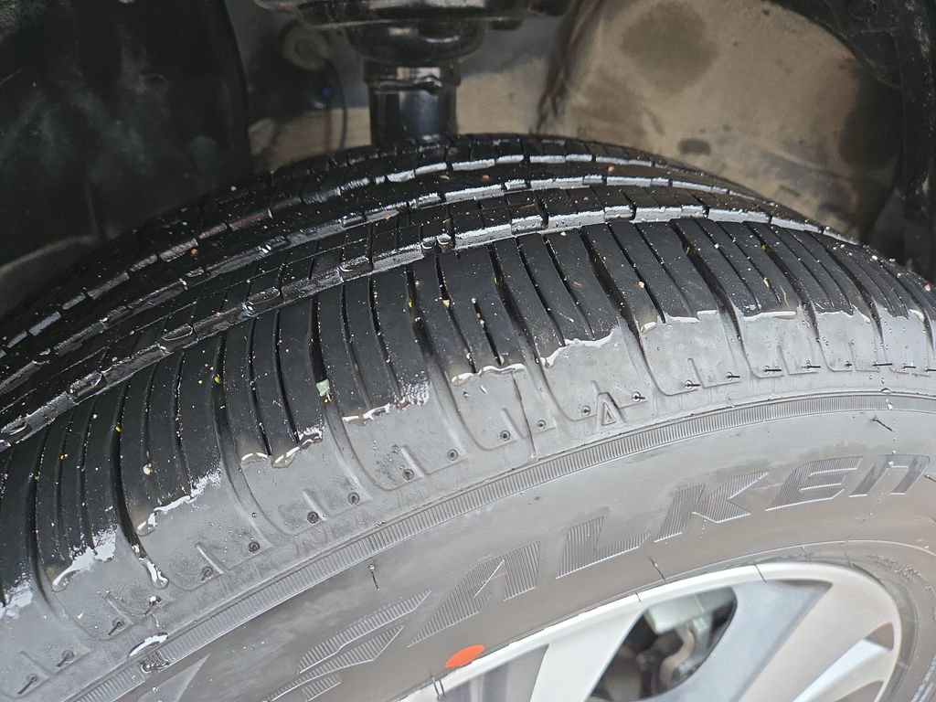 Used 2025 Subaru Ascent Premium w/ Premium Package image 11