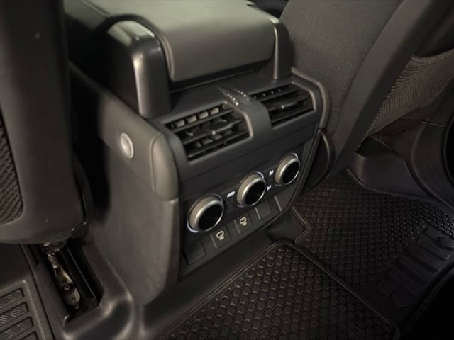 Used 2025 Land Rover Defender 110 V8 AWD/4WD image 16