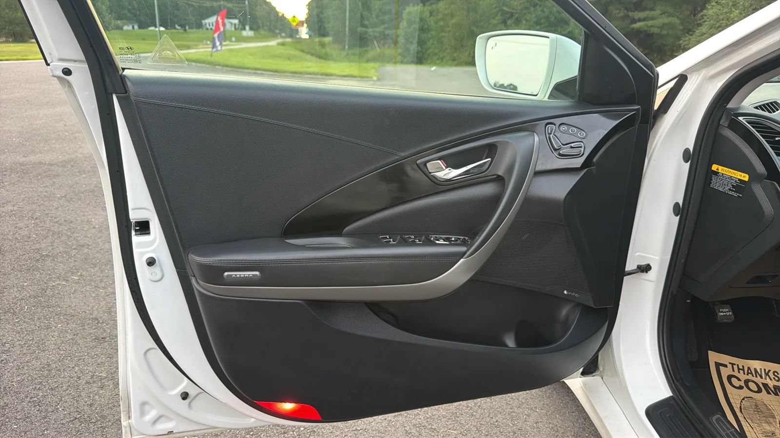 Used 2017 Hyundai Azera FWD image 15