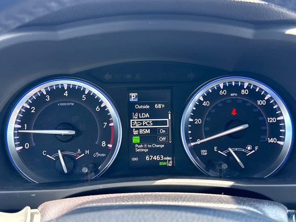 Used 2019 Toyota Highlander XLE image 28