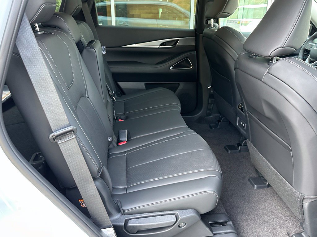 New 2027 INFINITI QX60 Luxe w/ Cargo Package FWD image 17