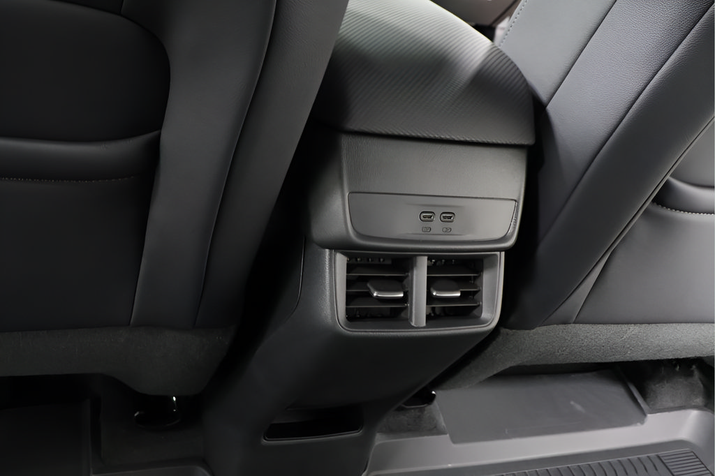 New 2027 Chevrolet Equinox LT w/ Convenience Package II FWD image 25