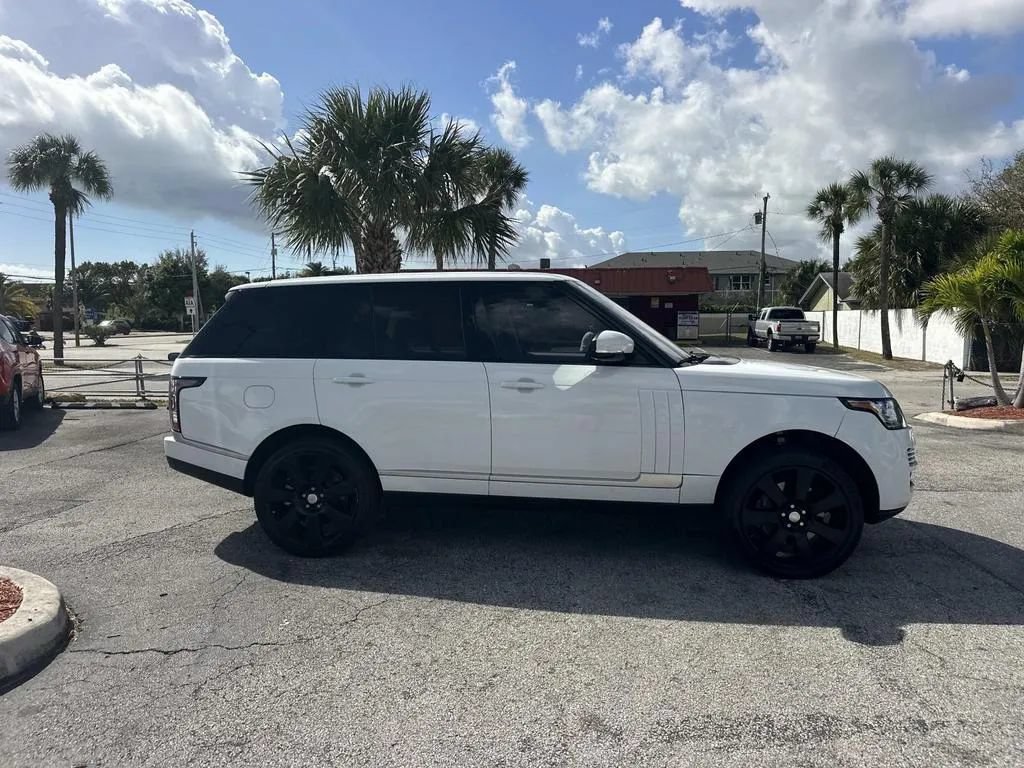 Used 2017 Land Rover Range Rover Supercharged AWD/4WD image 7