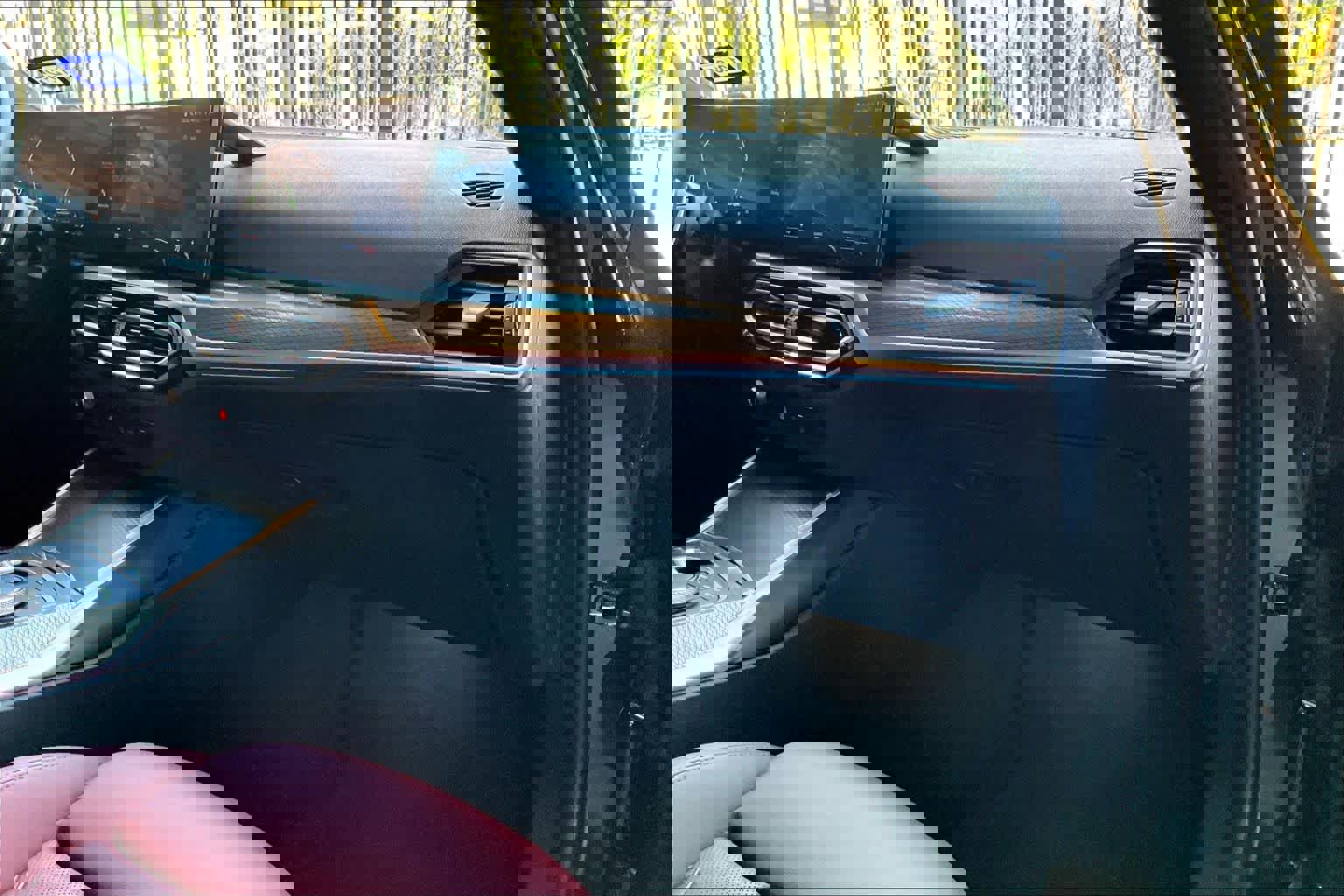 Used 2023 BMW 330i Sedan w/ M Sport Package image 18