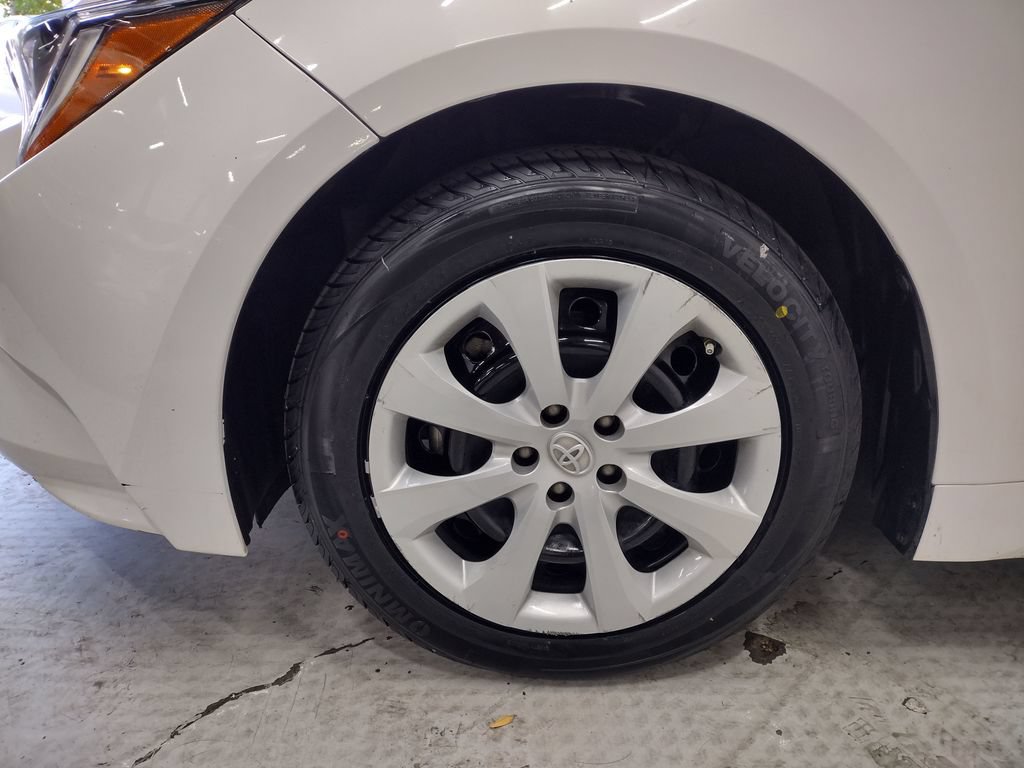 Used 2021 Toyota Corolla LE FWD image 5