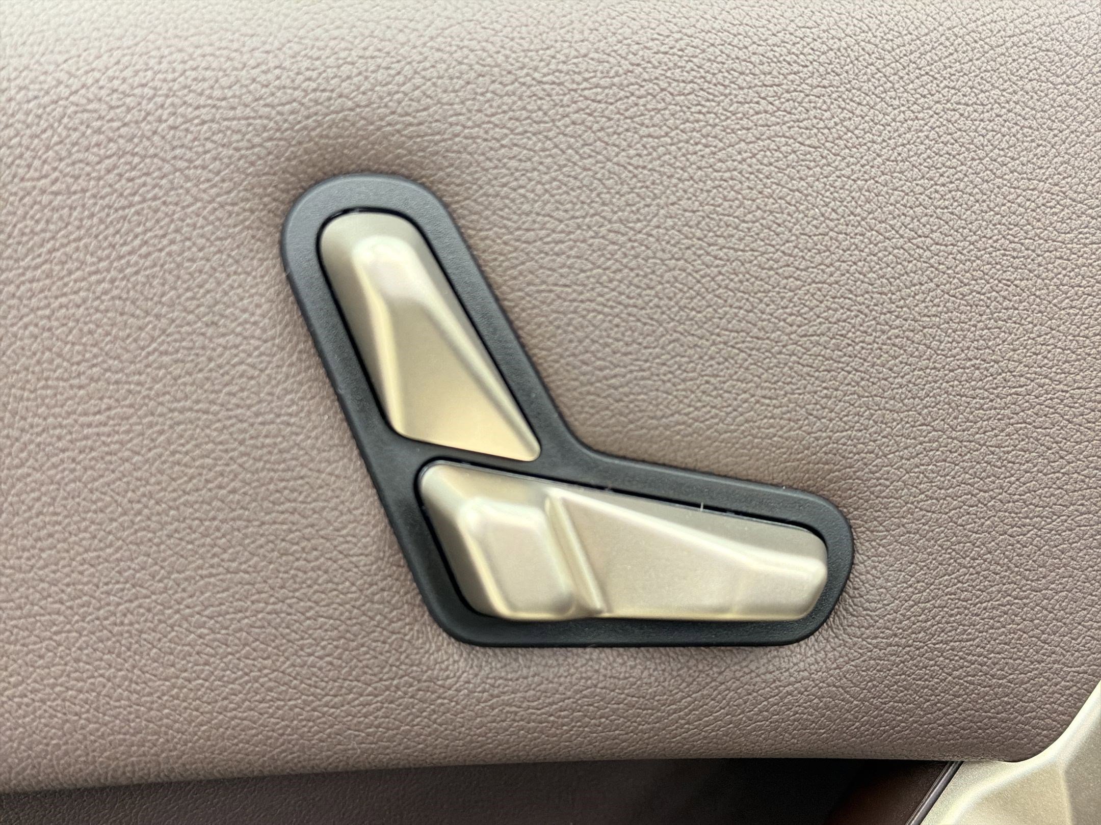 New 2026 BMW iX xDrive45 image 14