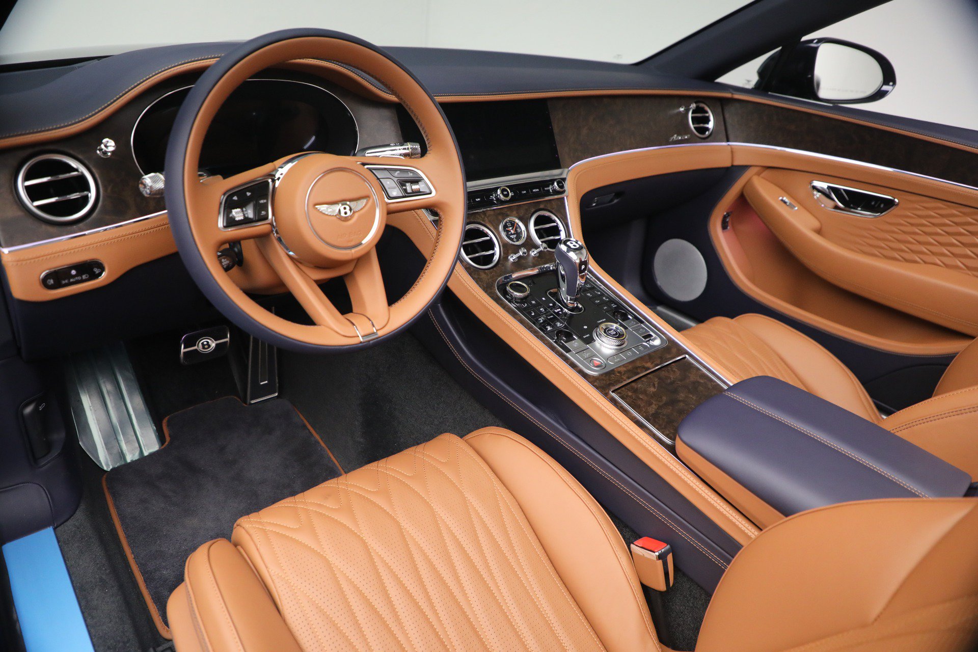 New 2026 Bentley Continental GT Azure AWD/4WD image 31