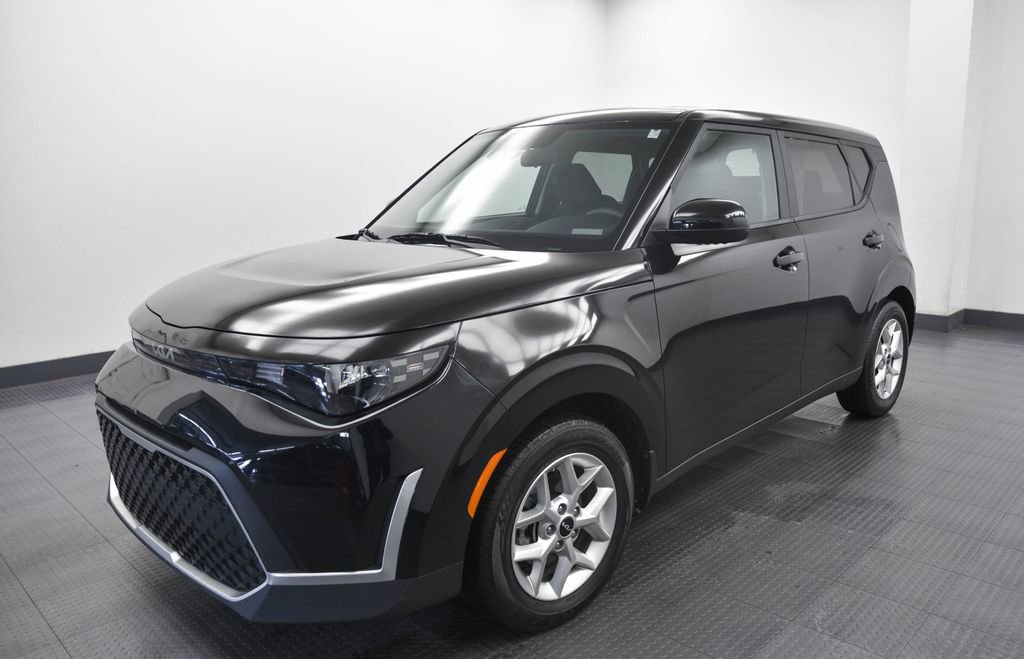 Used 2023 Kia Soul LX w/ Option Group 015 image 3