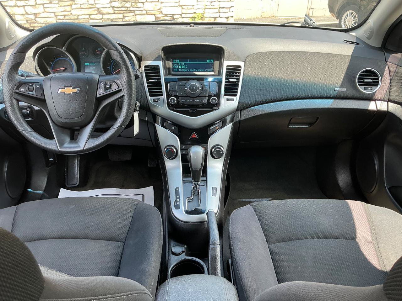 Used 2015 Chevrolet Cruze LT FWD image 16