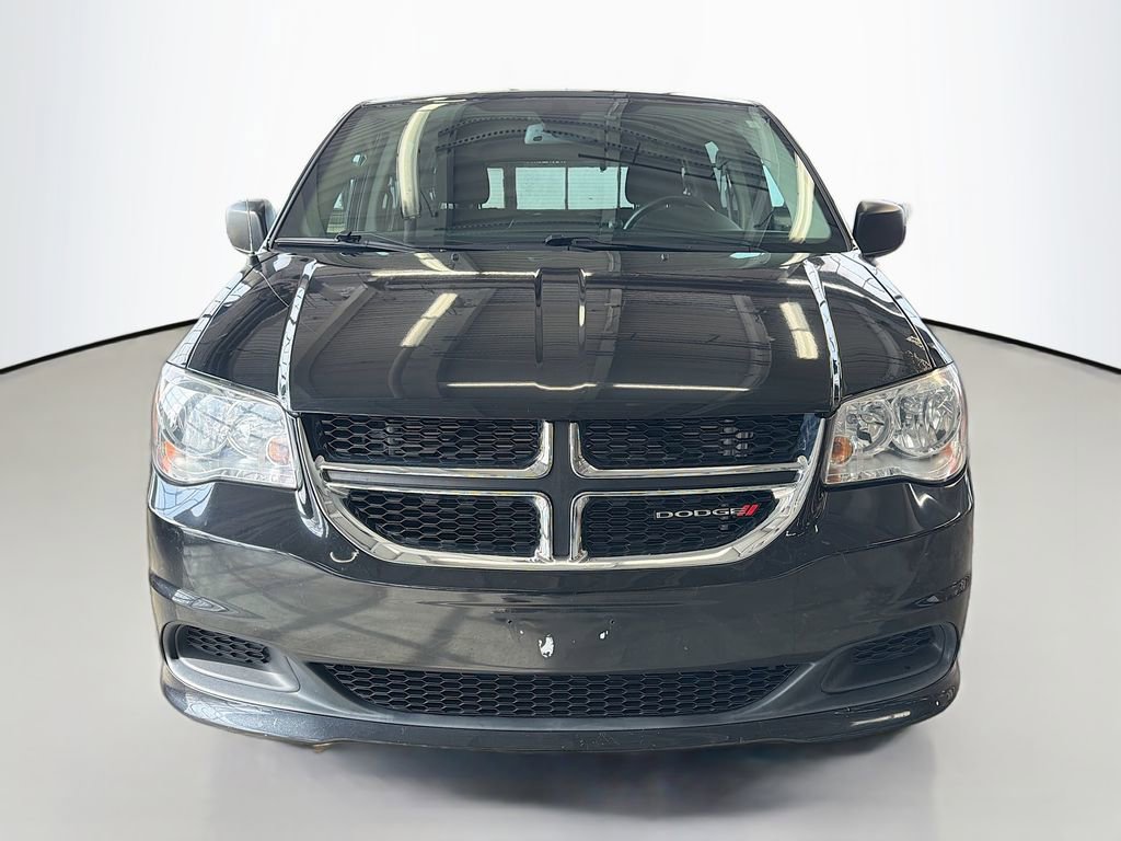 Used 2018 Dodge Grand Caravan SE w/ UConnect Hands-Free Group image 3