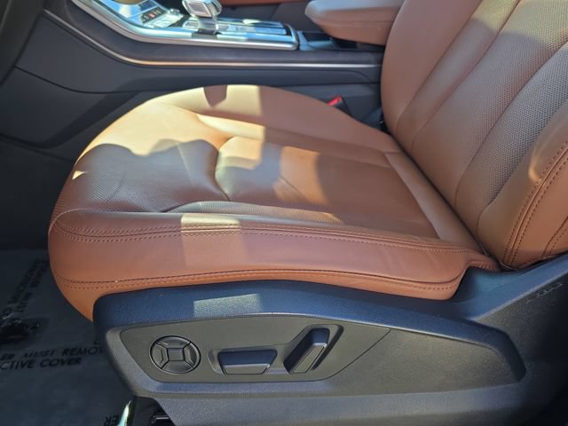 Used 2022 Audi Q8 Prestige AWD/4WD image 32