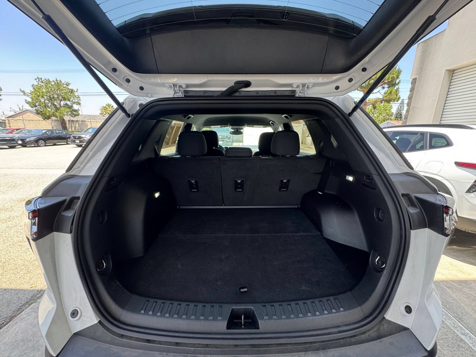 Used 2025 Chevrolet Equinox LT FWD image 31