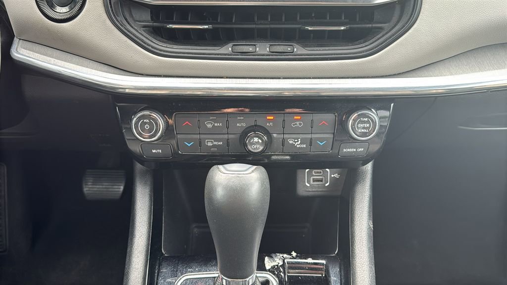 Used 2024 Jeep Compass Limited AWD/4WD image 24