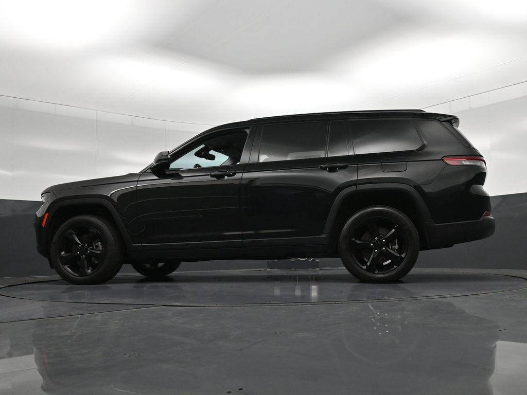 Used 2024 Jeep Grand Cherokee L Limited w/ Black Appearance Package RWD image 33