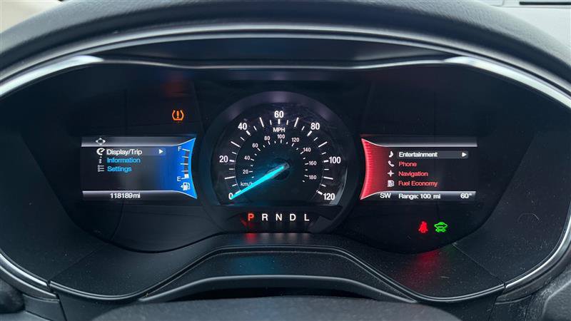 Used 2020 Ford Fusion SE FWD image 25