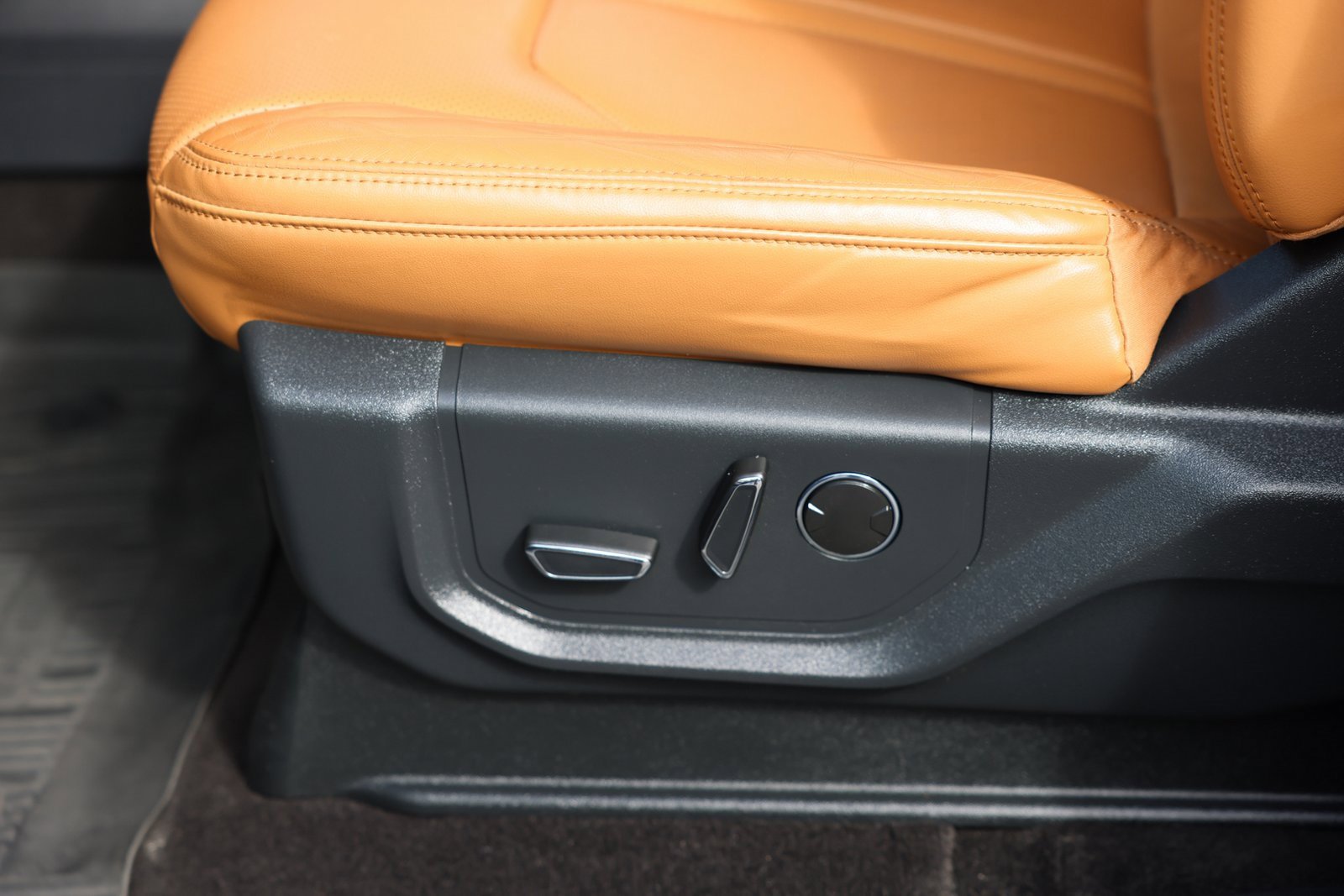 Certified 2022 Ford Expedition Platinum image 22