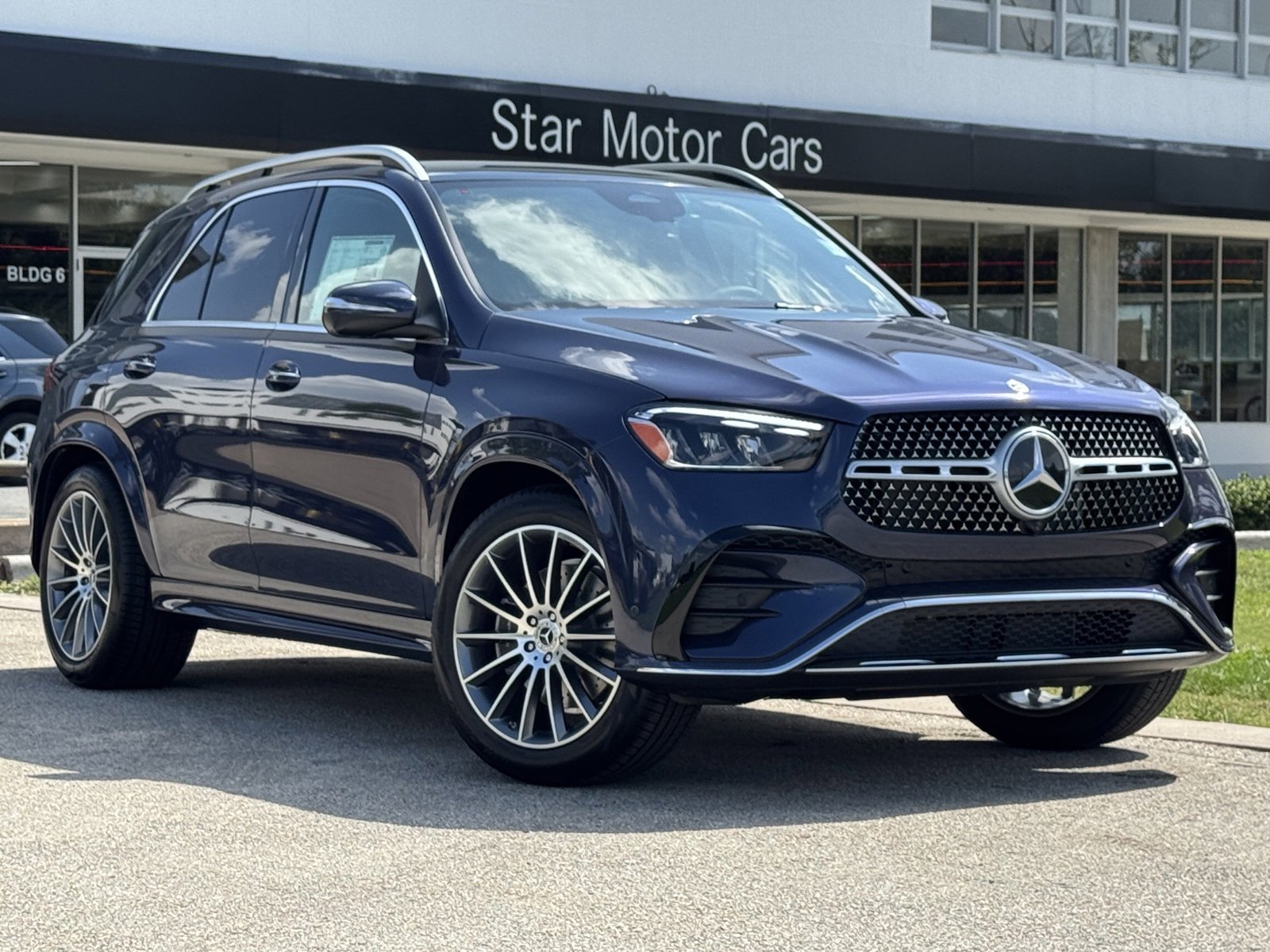 New 2026 Mercedes-Benz GLE 350 4MATIC image 1