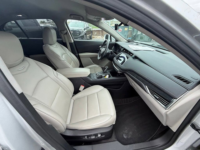 Used 2019 Cadillac XT4 Premium Luxury w/ Enhanced Visibility Package AWD/4WD image 24