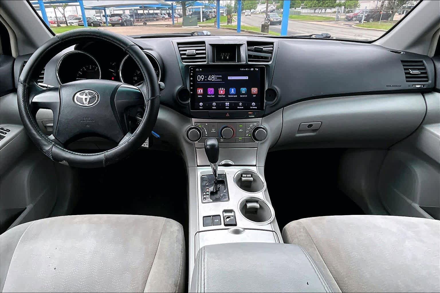 Used 2012 Toyota Highlander FWD w/ Cold Weather Pkg image 14