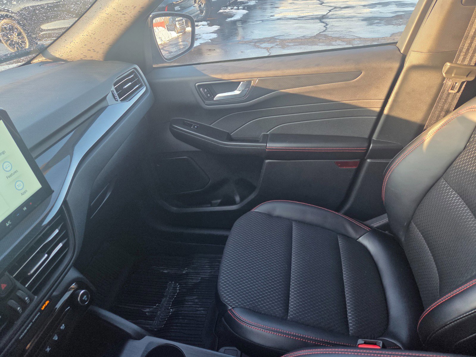 Used 2025 Ford Escape ST-Line w/ Equipment Group 301A image 18