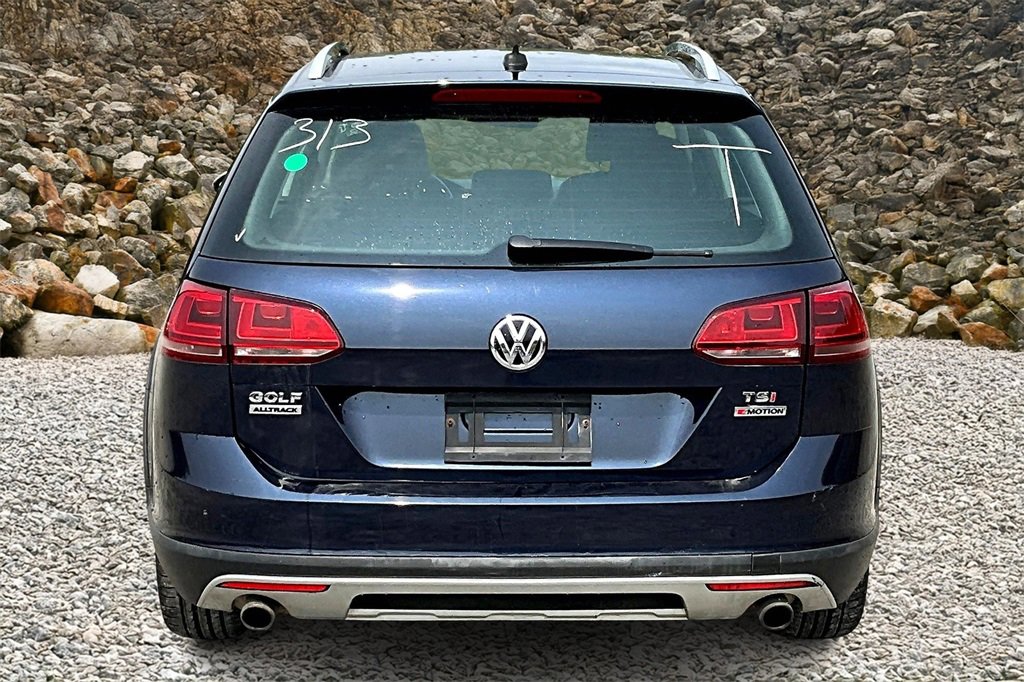 Used 2017 Volkswagen Golf Alltrack S image 4