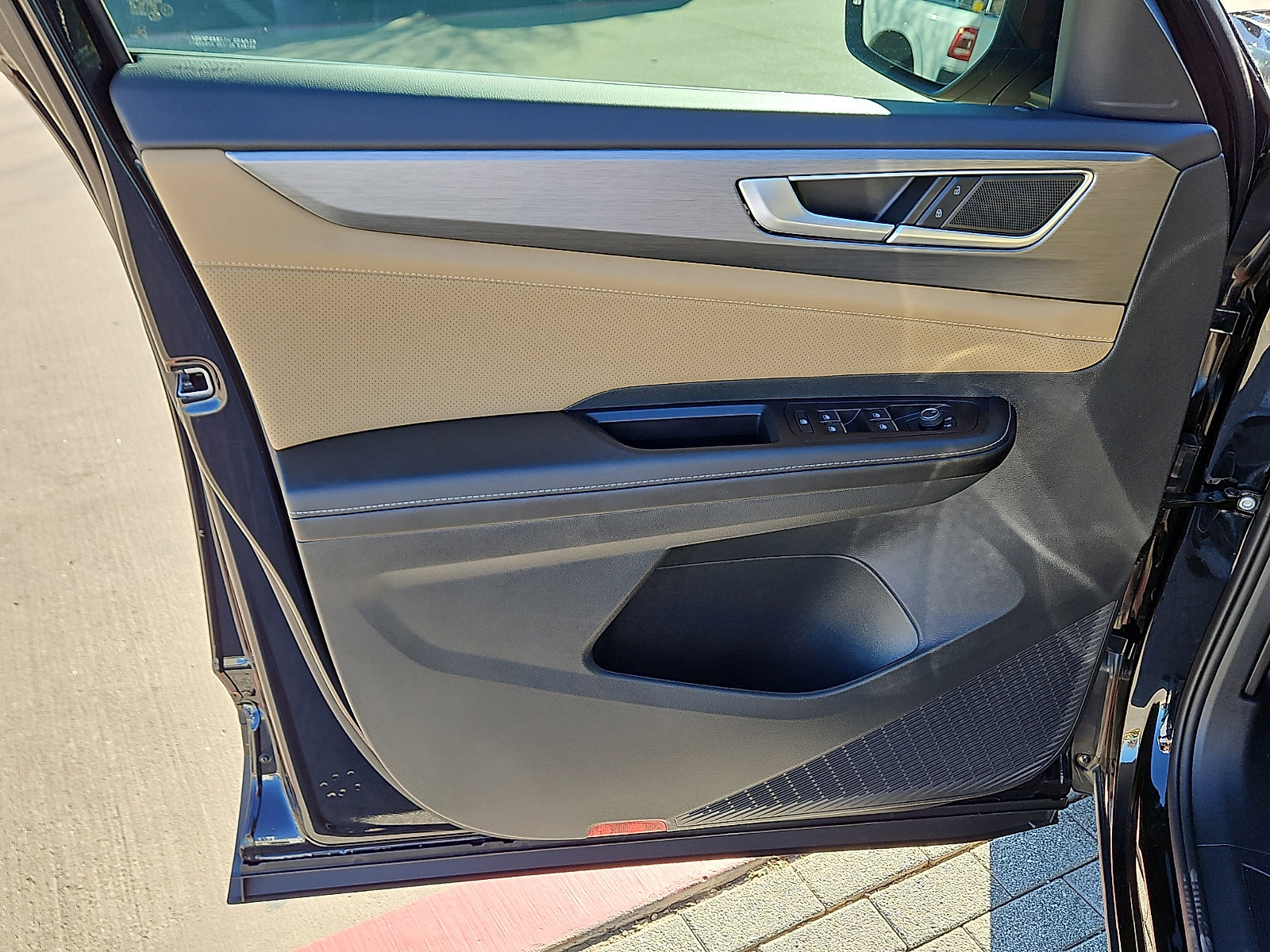 New 2026 Volkswagen Atlas Cross Sport SE image 13