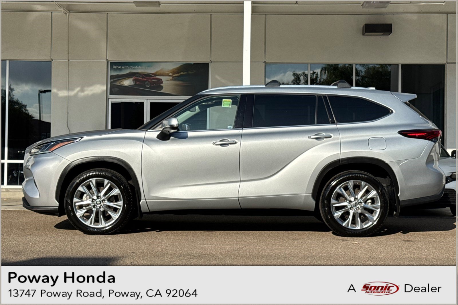 Used 2023 Toyota Highlander Limited
