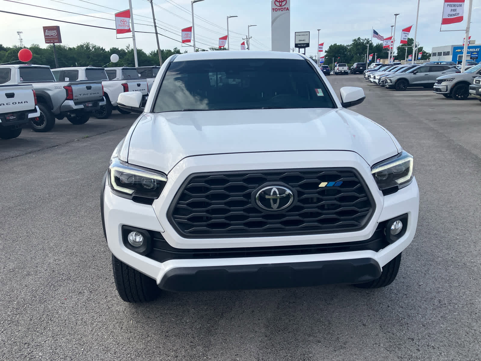 Used 2022 Toyota Tacoma TRD Off-Road AWD/4WD image 2
