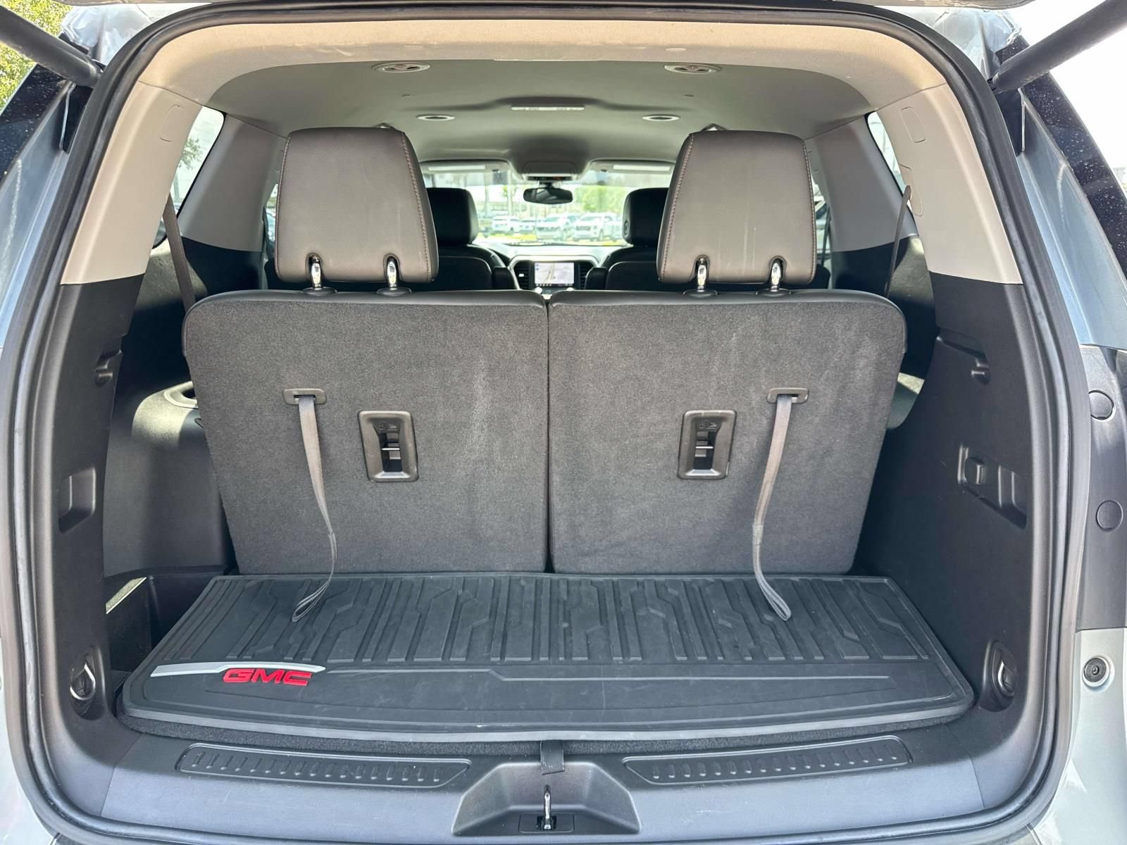 Used 2023 GMC Acadia AT4 w/ Technology Package AWD/4WD image 10