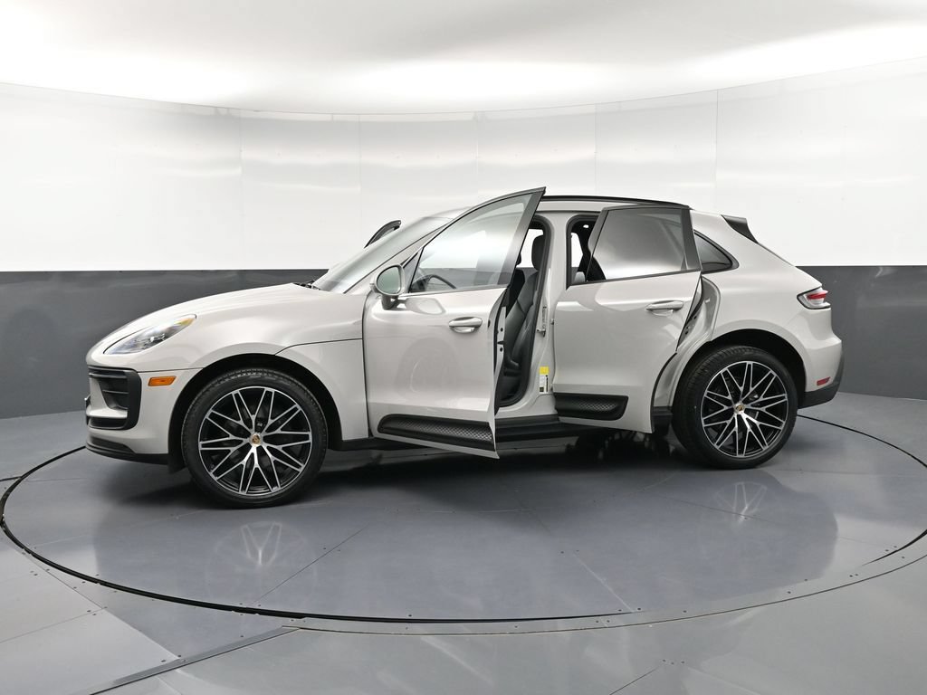 Certified 2023 Porsche Macan Turbo AWD/4WD image 35