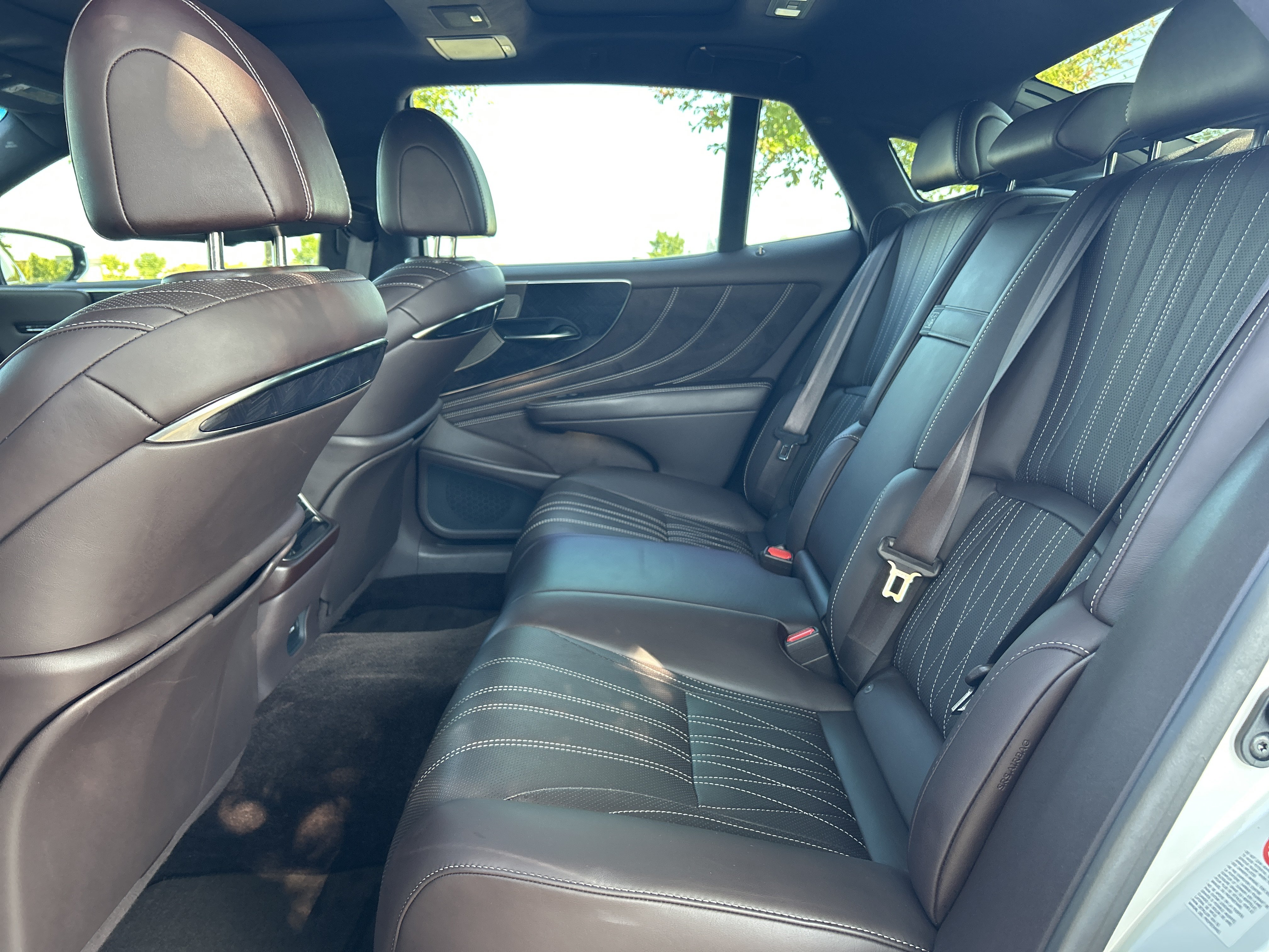 Used 2018 Lexus LS 500 w/ Interior Upgrade Package RWD image 26