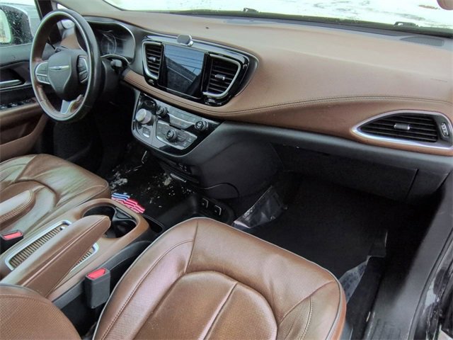 Used 2019 Chrysler Pacifica Limited w/ Tire & Wheel Group image 28